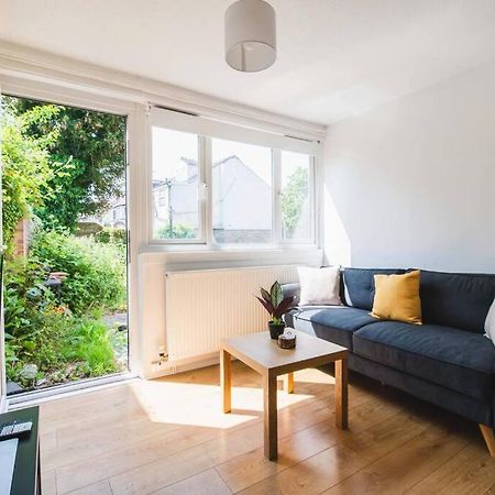Stylish & Tranquil Flat With Excellent Connections Apartment Londra Exterior foto