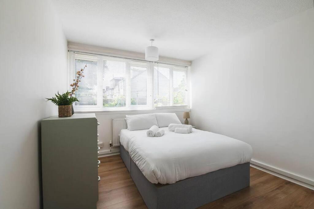 Stylish & Tranquil Flat With Excellent Connections Apartment Londra Exterior foto