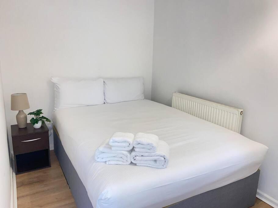 Stylish & Tranquil Flat With Excellent Connections Apartment Londra Exterior foto
